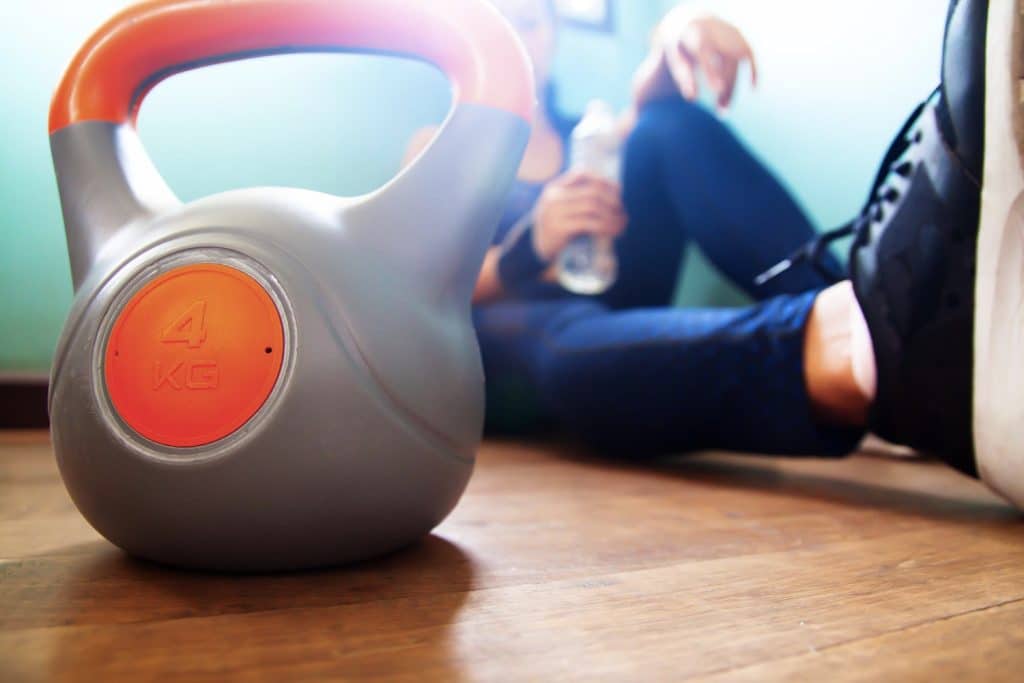 כמה דקות צריך לנוח בין סטים